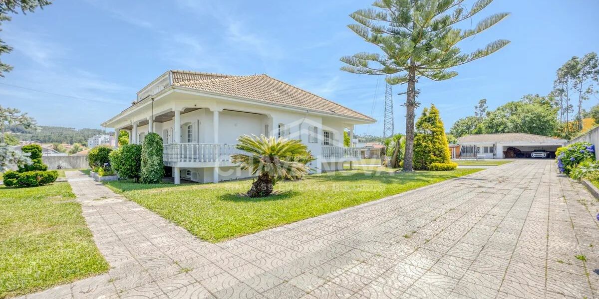 Moradia T5 Canelas Exterior