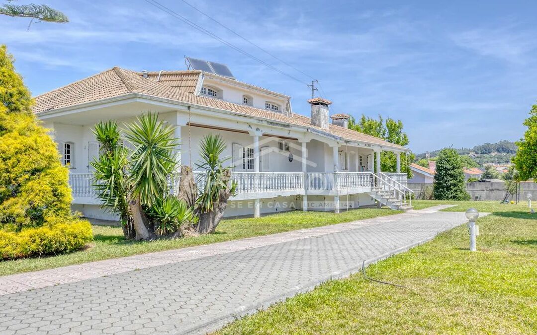 Moradia T5 Canelas Exterior