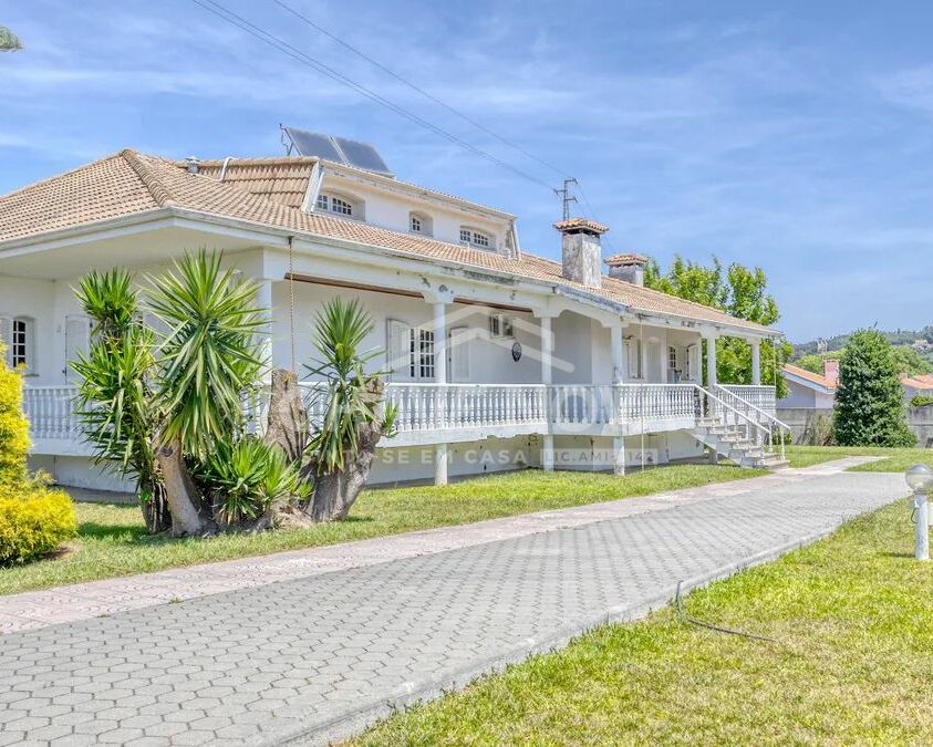 Moradia T5 Canelas Exterior