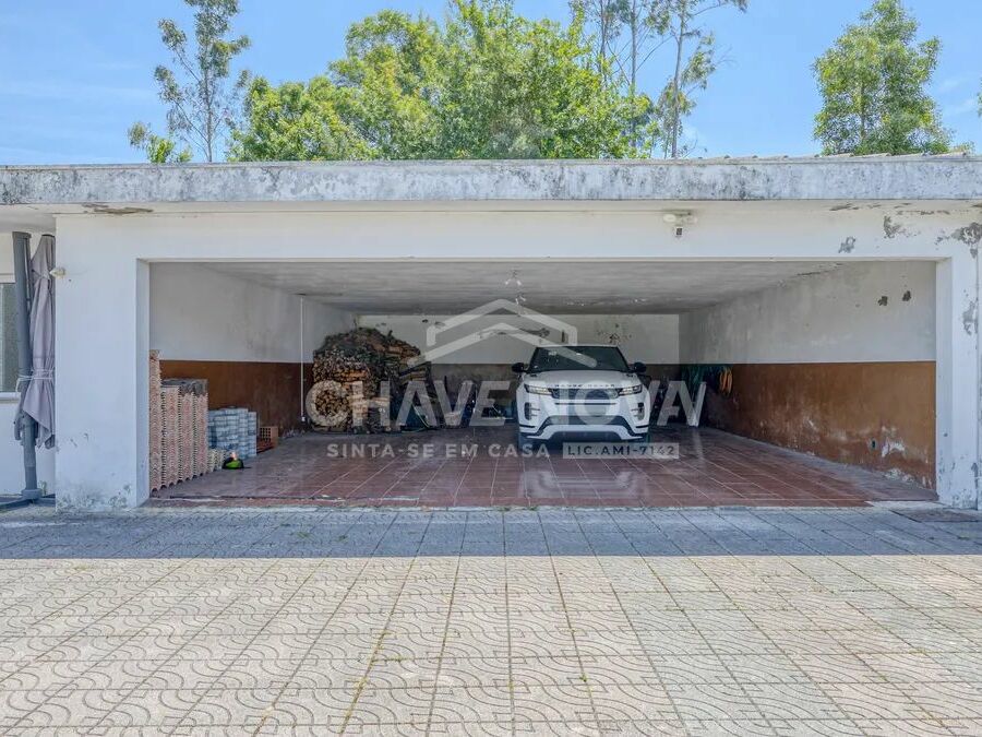 Moradia T5 Canelas Garagem