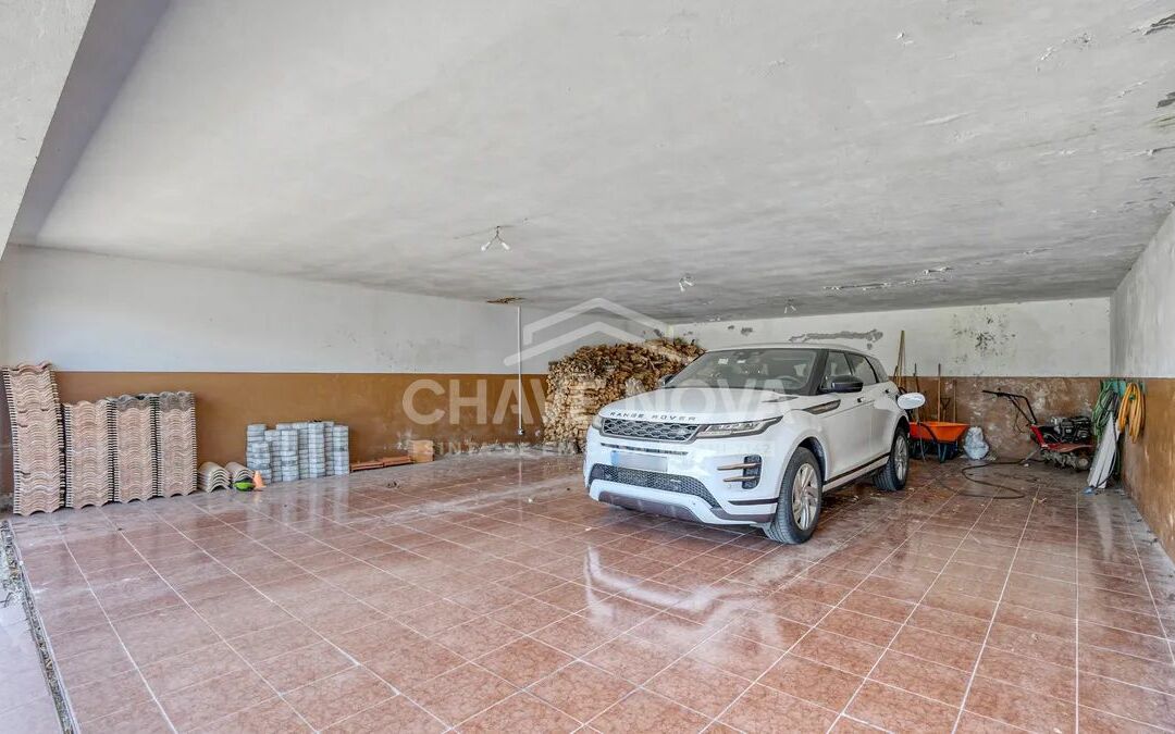 Moradia T5 Canelas Garagem