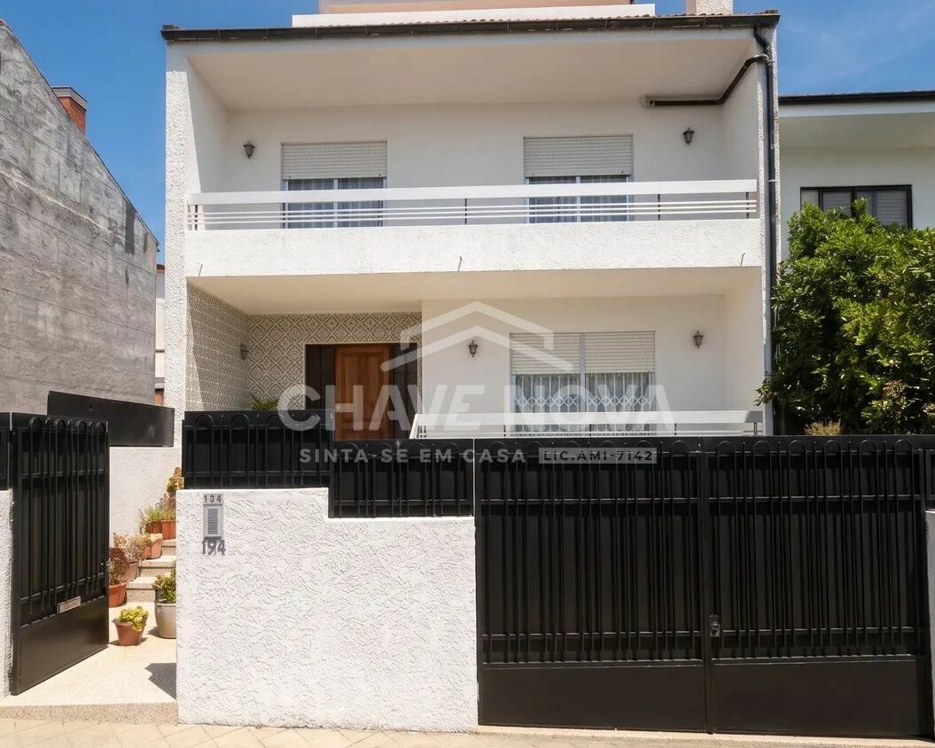 Moradia T5 Mafamude Vila Nova de Gaia Porto GN/02412