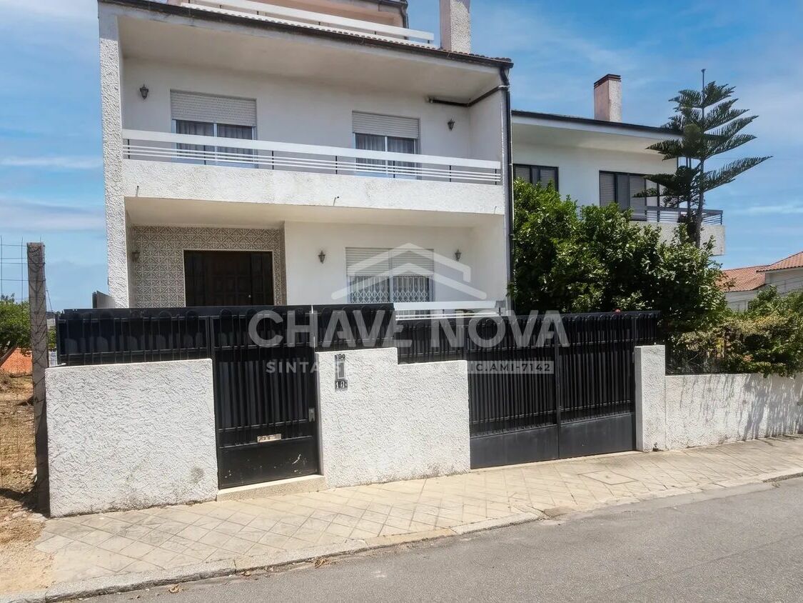 Moradia T5 Mafamude Vila Nova de Gaia Porto GN/02412