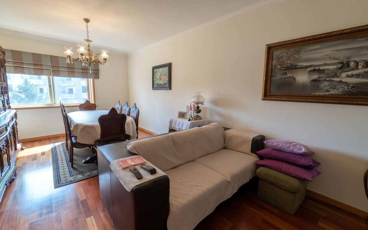 Apartamento T2 Mafamude Vila Nova de Gaia Porto GN/02507